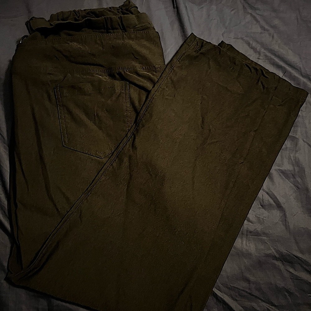 Black ankle length maternity pants